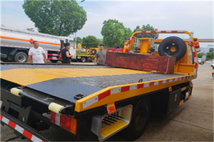 阿合奇附近拖车电话号码服务