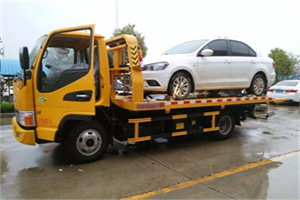阿合奇附近拖车救援24小时服务热线